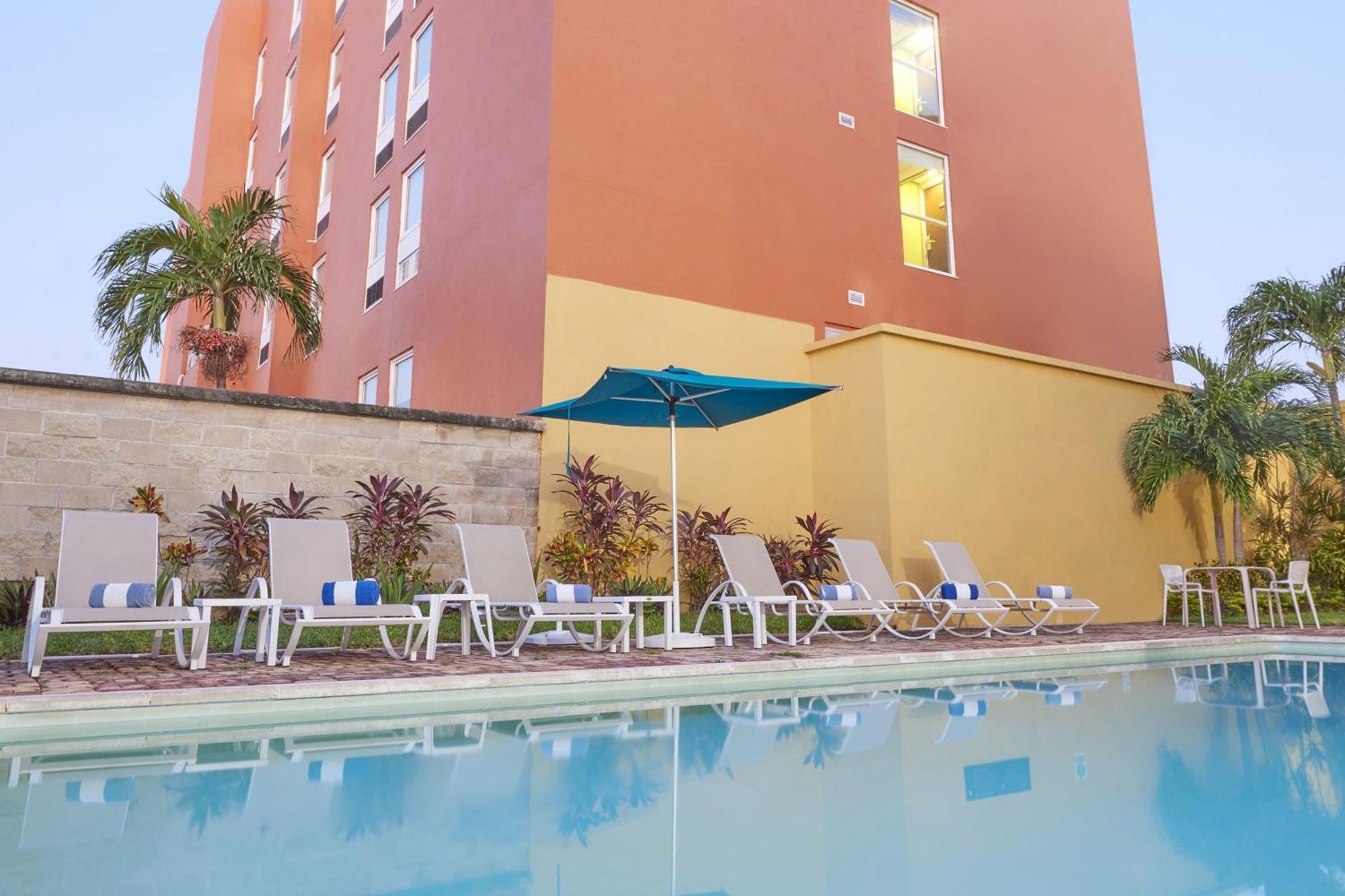 City Express Junior By Marriott Cancun Dış mekan fotoğraf