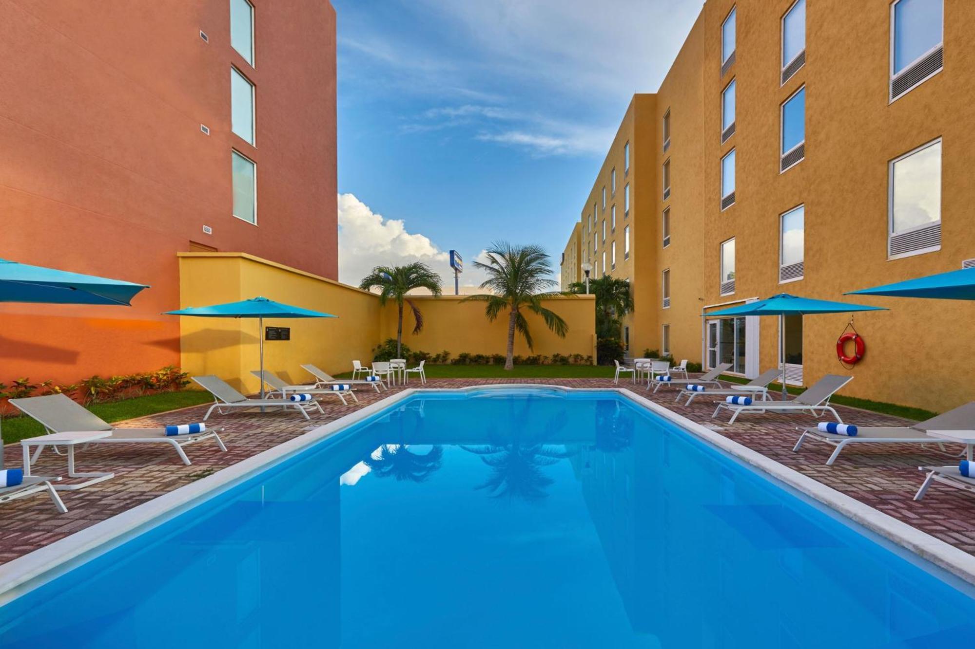 City Express Junior By Marriott Cancun Dış mekan fotoğraf